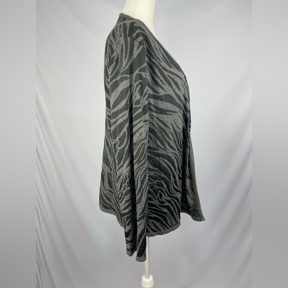 Dana Buchman gray and black animal print open front cardigan women’s size L - Picture 5 of 14
